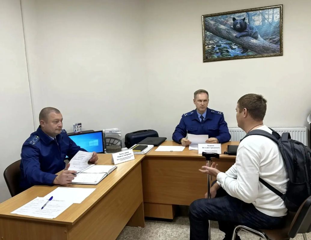 ЗАМЕСТИТЕЛЬ ПРОКУРОРА УДМУРТСКОЙ РЕСПУБЛИКИ ВИТАЛИЙ КОЛЕСОВ ПРОВЕЛ ПРИЕМ УЧАСТНИКОВ СПЕЦИАЛЬНОЙ ВОЕННОЙ ОПЕРАЦИИ И ЧЛЕНОВ ИХ СЕМЕЙ В ЦЕНТРЕ ПРОТЕЗИРОВАНИЯ И ОРТОПЕДИИ «ЭТАЛОН» ЗАМЕСТИТЕЛЬ ПРОКУРОРА УДМУРТСКОЙ РЕСПУБЛИКИ ВИТАЛИЙ КОЛЕСОВ ПРОВЕЛ ПРИЕМ УЧАСТНИКОВ СПЕЦИАЛЬНОЙ ВОЕННОЙ ОПЕРАЦИИ И ЧЛЕНОВ ИХ СЕМЕЙ В ЦЕНТРЕ ПРОТЕЗИРОВАНИЯ И ОРТОПЕДИИ «ЭТАЛОН»