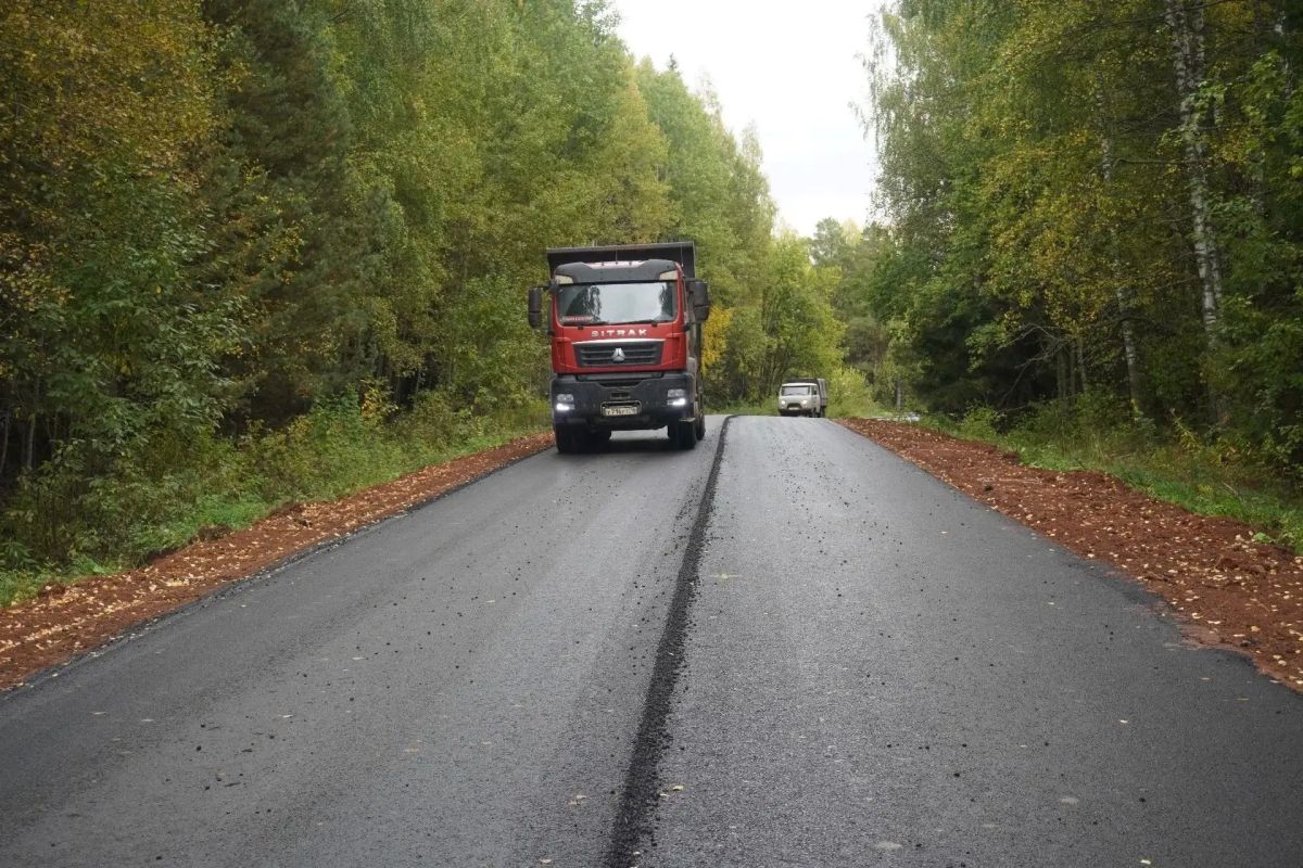 В Дебесском районе дорожники завершают ремонт региональной трассы (Дебесы - Кез) – Чепык до деревни Тольён В Дебесском районе дорожники завершают ремонт региональной трассы (Дебесы - Кез) – Чепык до деревни Тольён