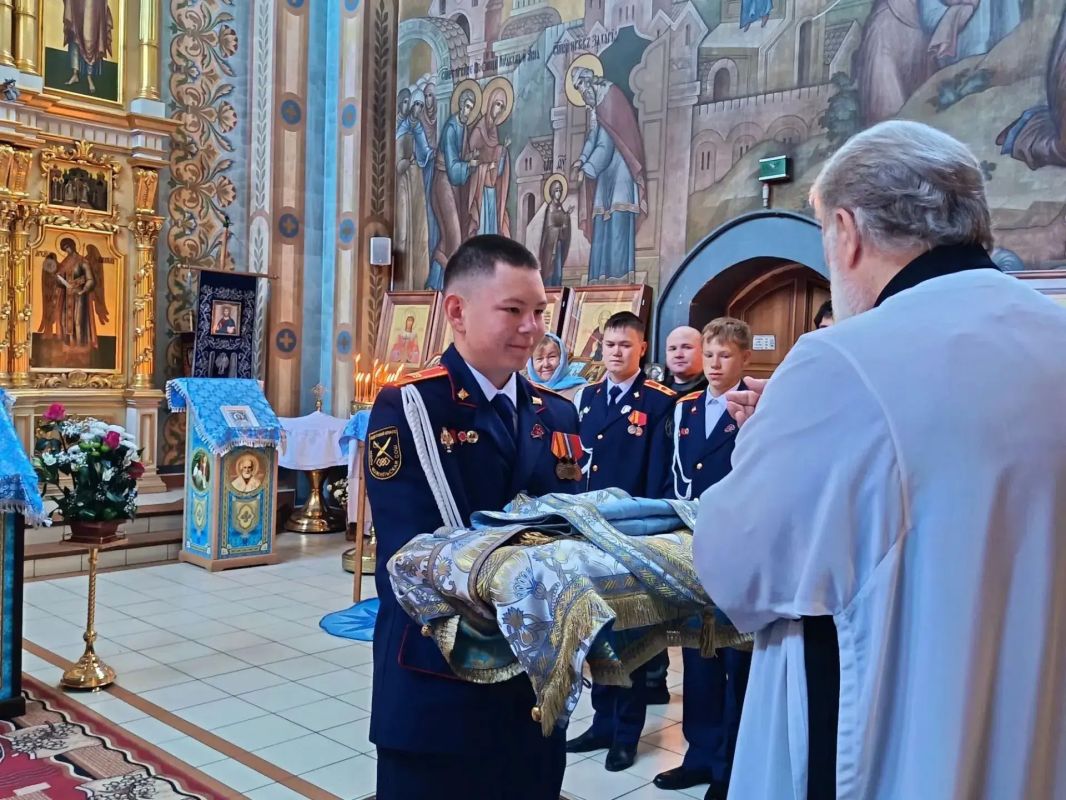 Кадеты класса имени Андрея Касимова приняли участие в архиерейской Божественной литургии в праздник Рождества Пресвятой Богородицы Кадеты класса имени Андрея Касимова приняли участие в архиерейской Божественной литургии в праздник Рождества Пресвятой Богородицы