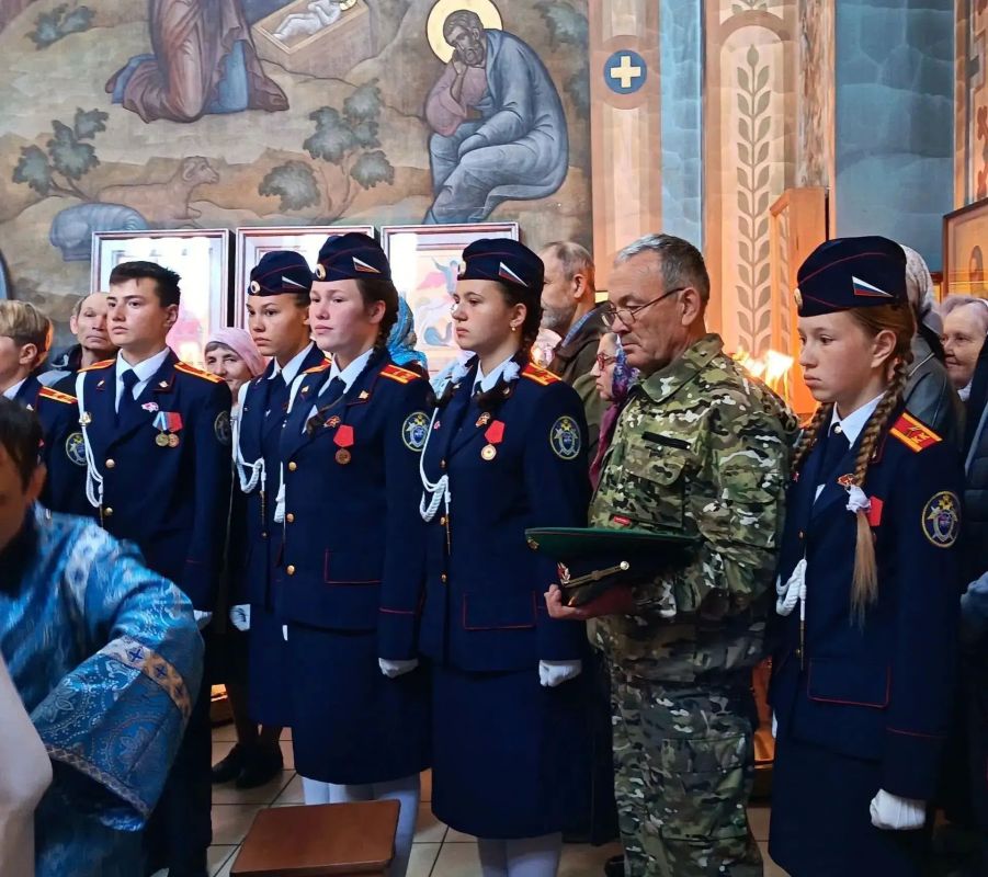 Кадеты класса имени Андрея Касимова приняли участие в архиерейской Божественной литургии в праздник Рождества Пресвятой Богородицы Кадеты класса имени Андрея Касимова приняли участие в архиерейской Божественной литургии в праздник Рождества Пресвятой Богородицы