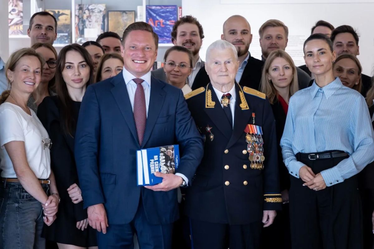 Легендарный командир «Альфы» выступил с лекцией для топов МАЕР Легендарный командир «Альфы» выступил с лекцией для топов МАЕР