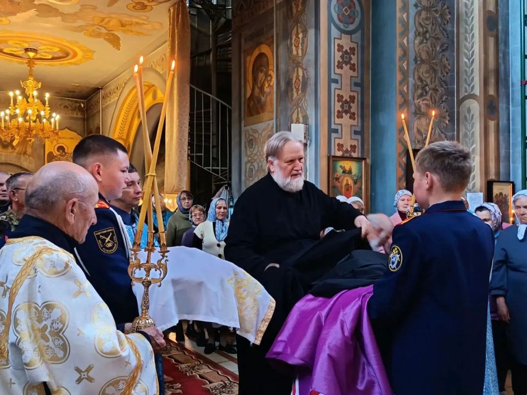Кадеты класса имени Андрея Касимова приняли участие в архиерейской Божественной литургии в праздник Рождества Пресвятой Богородицы Кадеты класса имени Андрея Касимова приняли участие в архиерейской Божественной литургии в праздник Рождества Пресвятой Богородицы