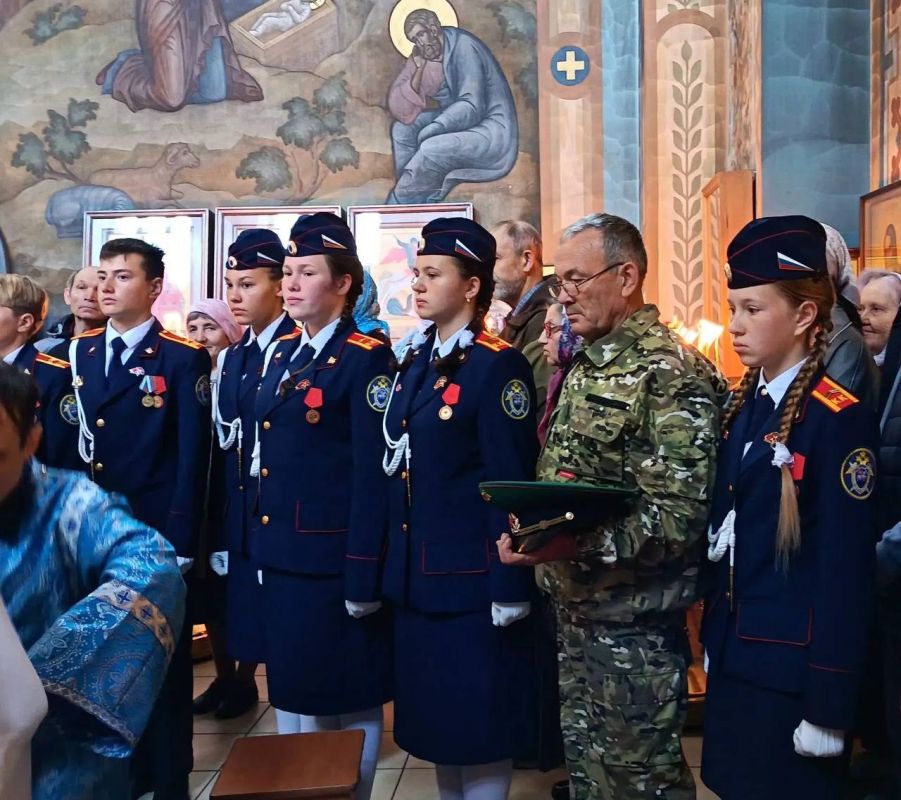 Кадеты класса имени Андрея Касимова приняли участие в архиерейской Божественной литургии в праздник Рождества Пресвятой Богородицы Кадеты класса имени Андрея Касимова приняли участие в архиерейской Божественной литургии в праздник Рождества Пресвятой Богородицы