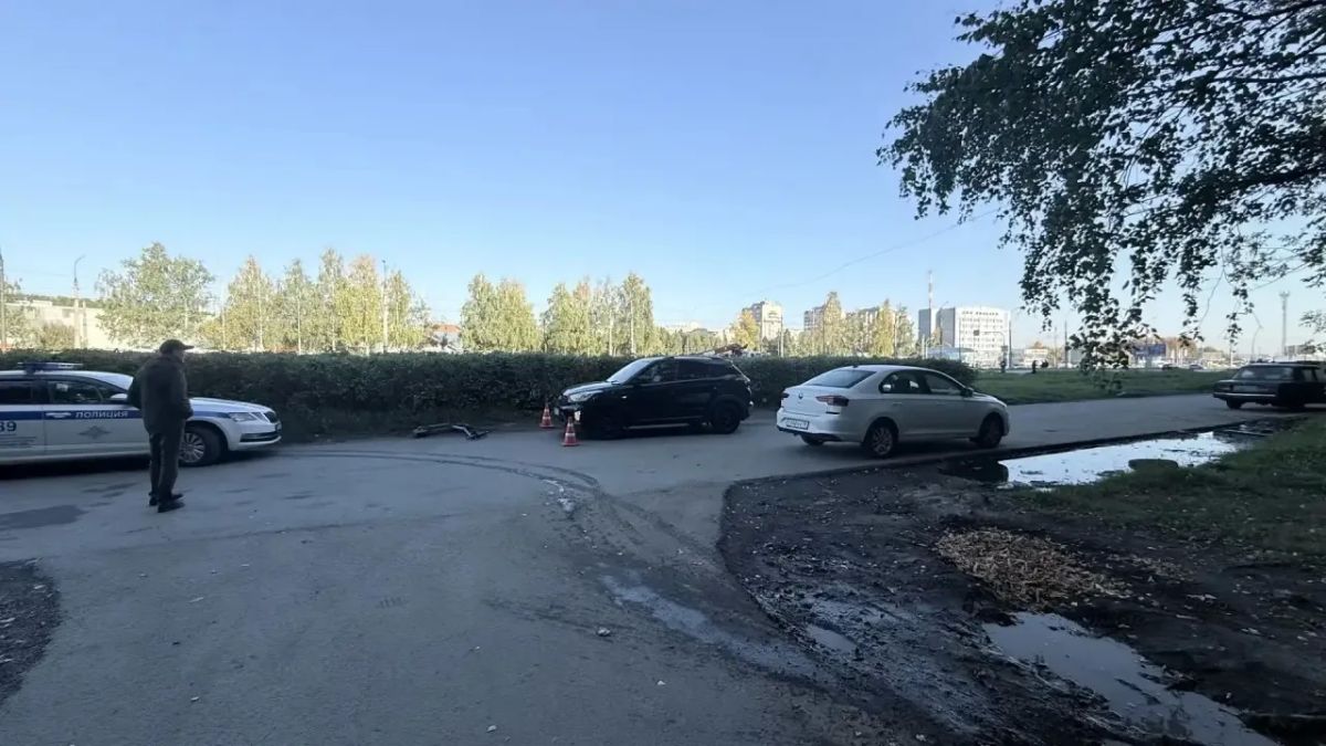 В Ижевске в дорожной аварии пострадал ребенок на электросамокате В Ижевске в дорожной аварии пострадал ребенок на электросамокате