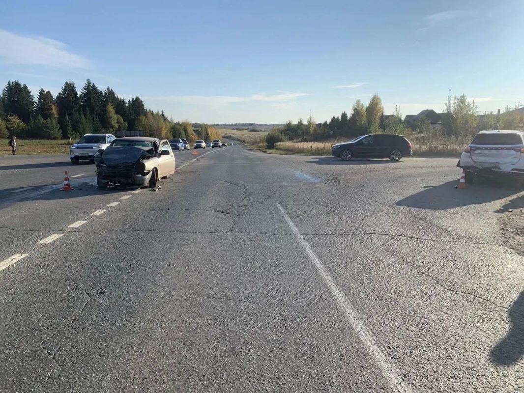 В Завьяловском районе Удмуртии в ДТП с участием двух автомобилей пострадали пять человек, в том числе двое несовершеннолетних