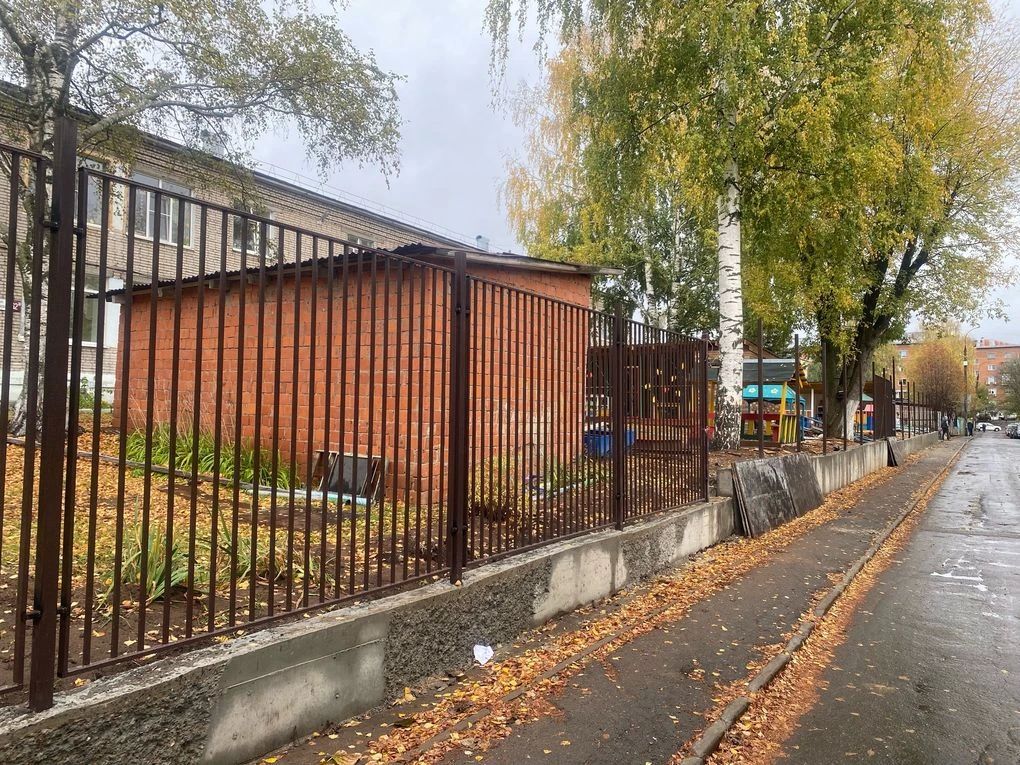 В Ижевске преображается территория вокруг трёх корпусов детсада №285, что расположен в 34-м квартале В Ижевске преображается территория вокруг трёх корпусов детсада №285, что расположен в 34-м квартале