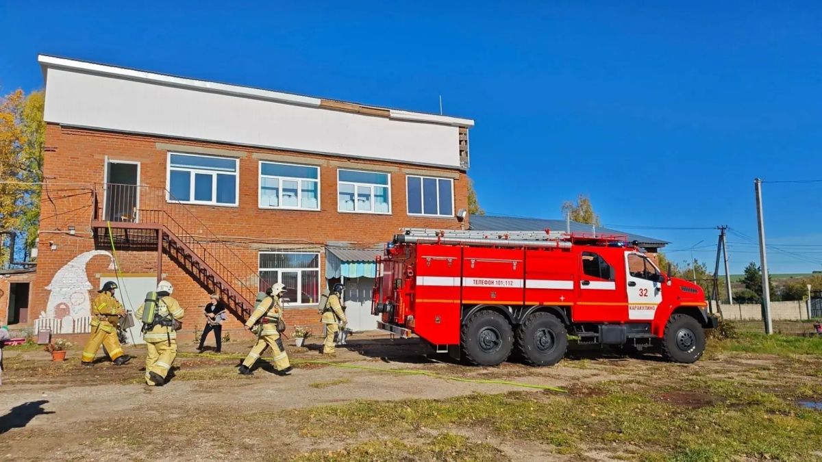 Пожарнотактические учения в Доме детского творчества: безопасность на первом месте! Пожарнотактические учения в Доме детского творчества: безопасность на первом месте!