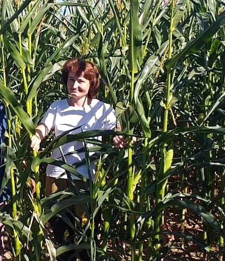 Инна Ложкина, председатель УИК 18/07 Игринского района, пошла по стопам отца, который многие годы успешно руководил сельхозпредприятием Игринского района Инна Ложкина, председатель УИК 18/07 Игринского района, пошла по стопам отца, который многие годы успешно руководил сельхозпредприятием Игринского района