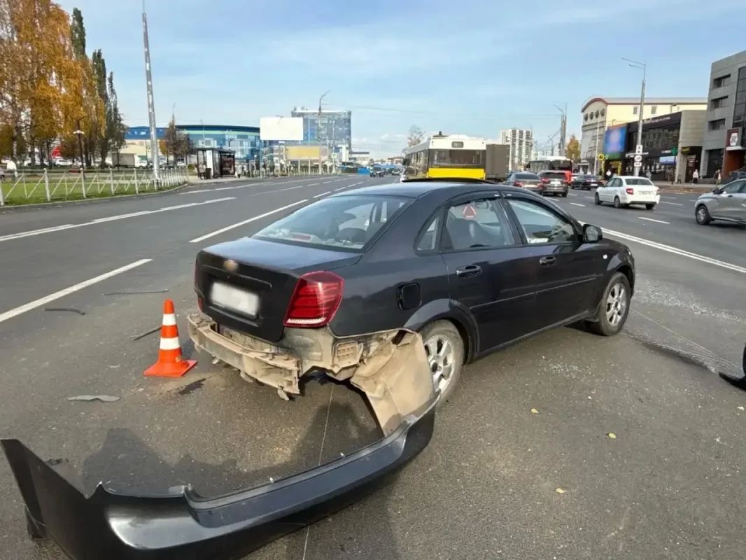 Автобус №79 врезался в автомобиль на улице Удмуртской Автобус №79 врезался в автомобиль на улице Удмуртской