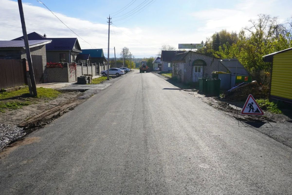 Молоковозы в селе Вавож теперь будут ездить по асфальтированной дороге Молоковозы в селе Вавож теперь будут ездить по асфальтированной дороге