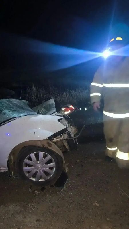 Грузовик «Исузу» и три легковых автомобиля — «Тойота Рав-4», «Лада Веста» и «Лада Ларгус» — столкнулись на федеральной трассе в Алнашском районе Удмуртии Грузовик «Исузу» и три легковых автомобиля — «Тойота Рав-4», «Лада Веста» и «Лада Ларгус» — столкнулись на федеральной трассе в Алнашском районе Удмуртии
