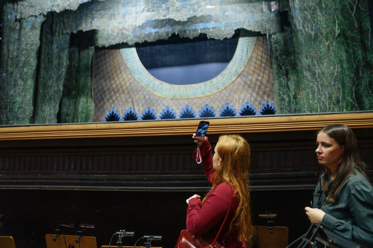 В конце прошлой недели состоялась экскурсия по закулисью Театра оперы и балета Удмуртии В конце прошлой недели состоялась экскурсия по закулисью Театра оперы и балета Удмуртии