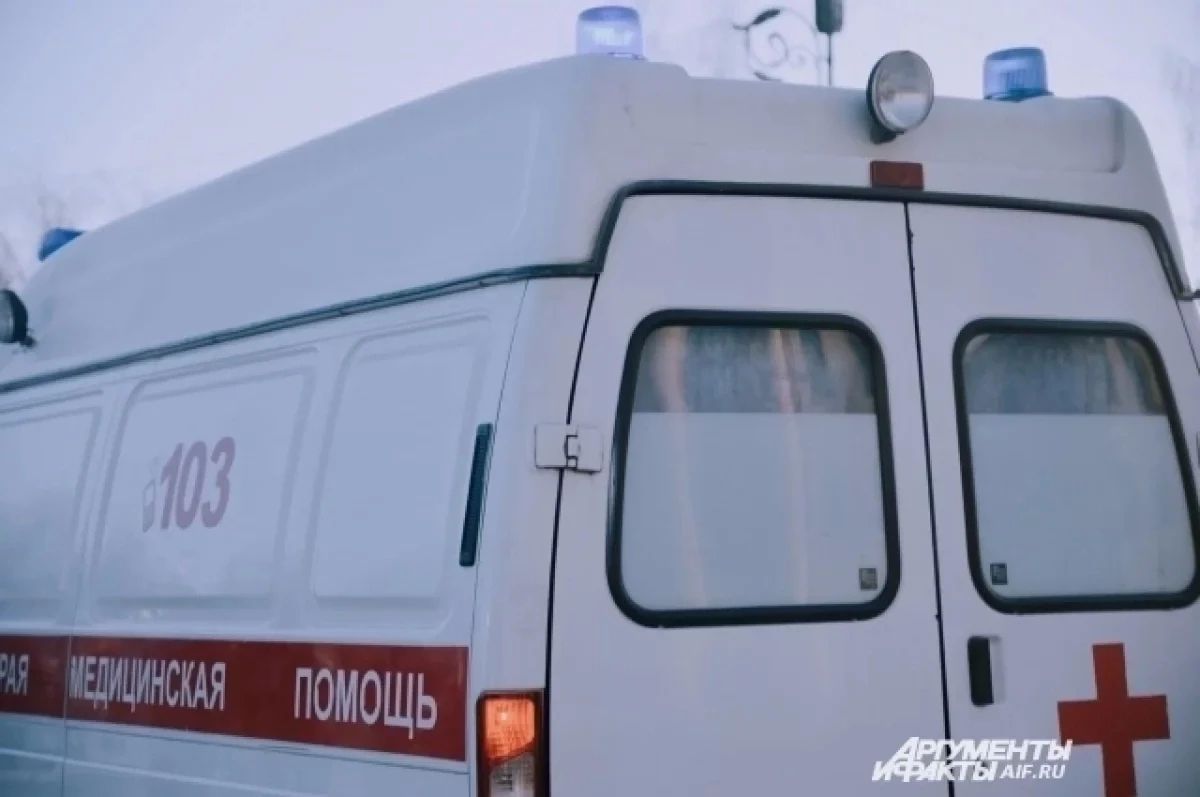 В Удмуртии водитель погрузчика серьёзно пострадал, упав с высоты 1,5 метра