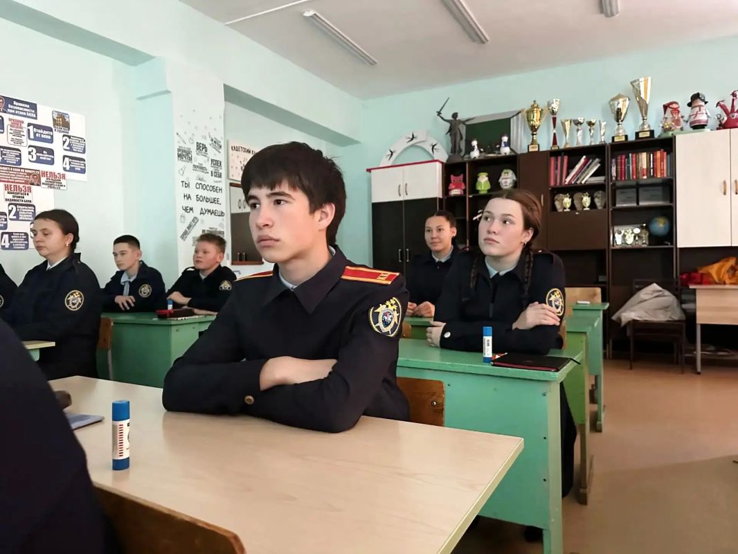 Сотрудники следственного управления продолжают проведение профилактических мероприятий среди несовершеннолетних Сотрудники следственного управления продолжают проведение профилактических мероприятий среди несовершеннолетних