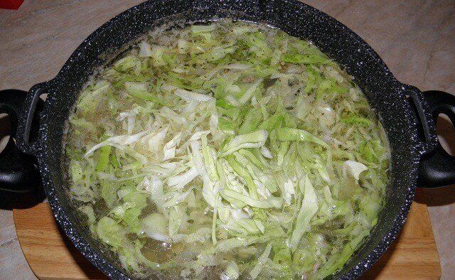 Капустный суп: универсальное блюдо, которое покоряет не только славянскую кухню