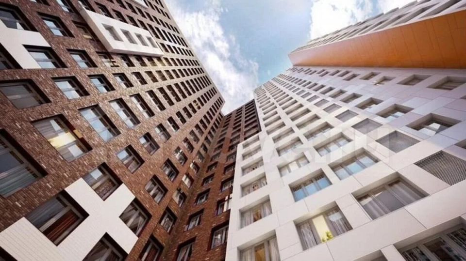 Солнечные притязания: женщина требует переселения из-за нового строительства