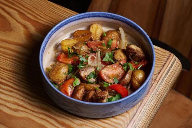 Оджахури: Грузинское душевное блюдо с современным акцентом