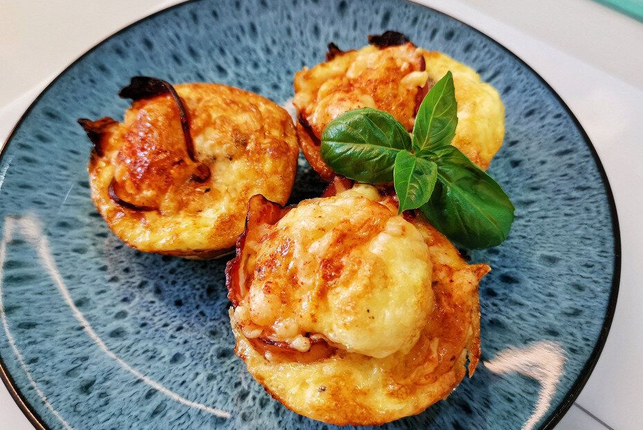 Яичные маффины с беконом: идеальный завтрак или закуска