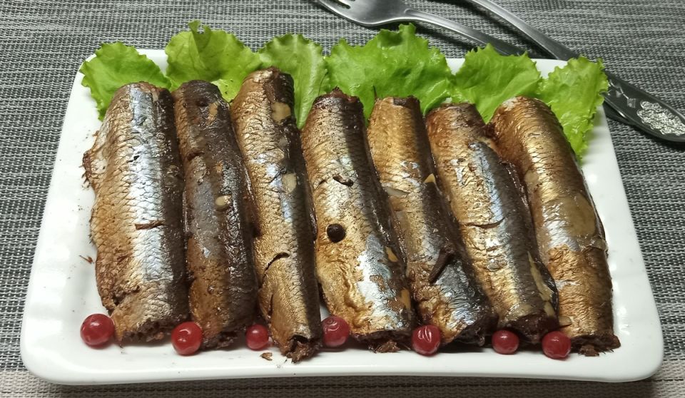 Как насладиться шпротами без вреда для здоровья: рецепты из салаки