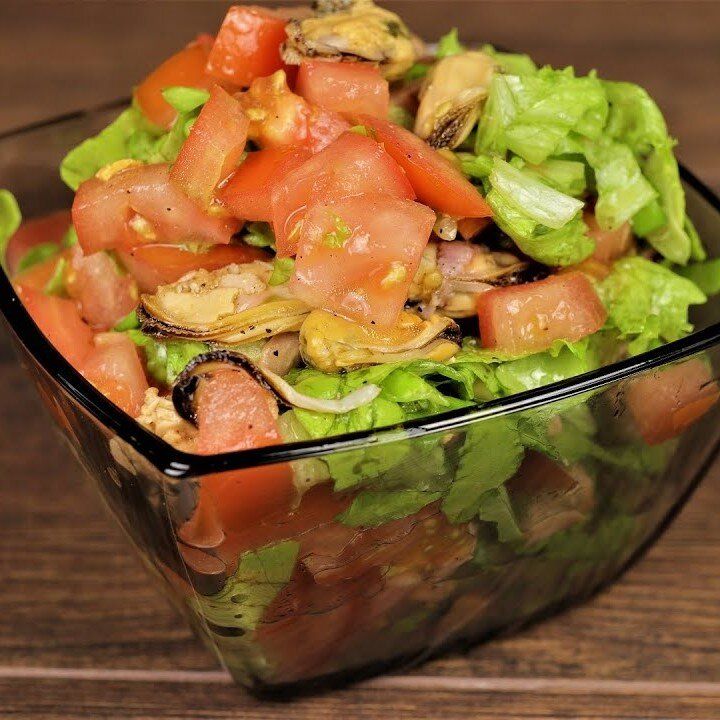 Салат с морепродуктами: деликатес для вашего стола