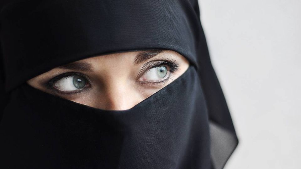 В Госдуме предложили запретить скрывать лицо на улице для повышения безопасности